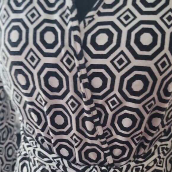 Cynthia Rowley Black and White Wrap Dress with Long Sleeves - Picture 4 of 9